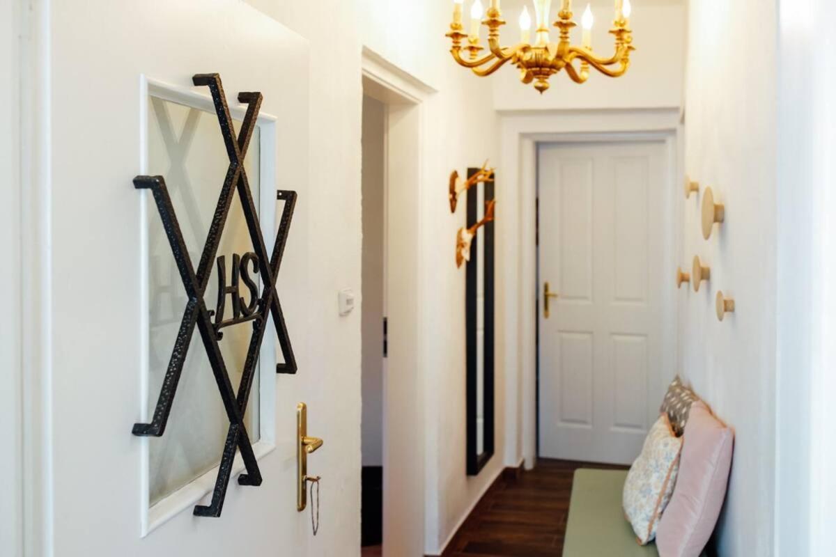 Apartment Aussee- Beletage Salzherrenhof- Kueche, Wlan, Netflix Бад-Аусзе Екстер'єр фото